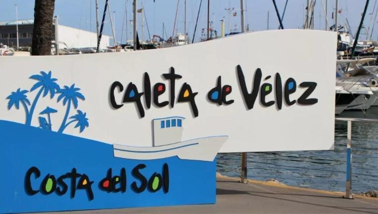 Precioso Apartamento En Primera Linea De Playa En Caleta De Velez Esterno foto